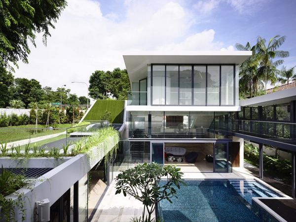 Modern Semi-D with Rooftop