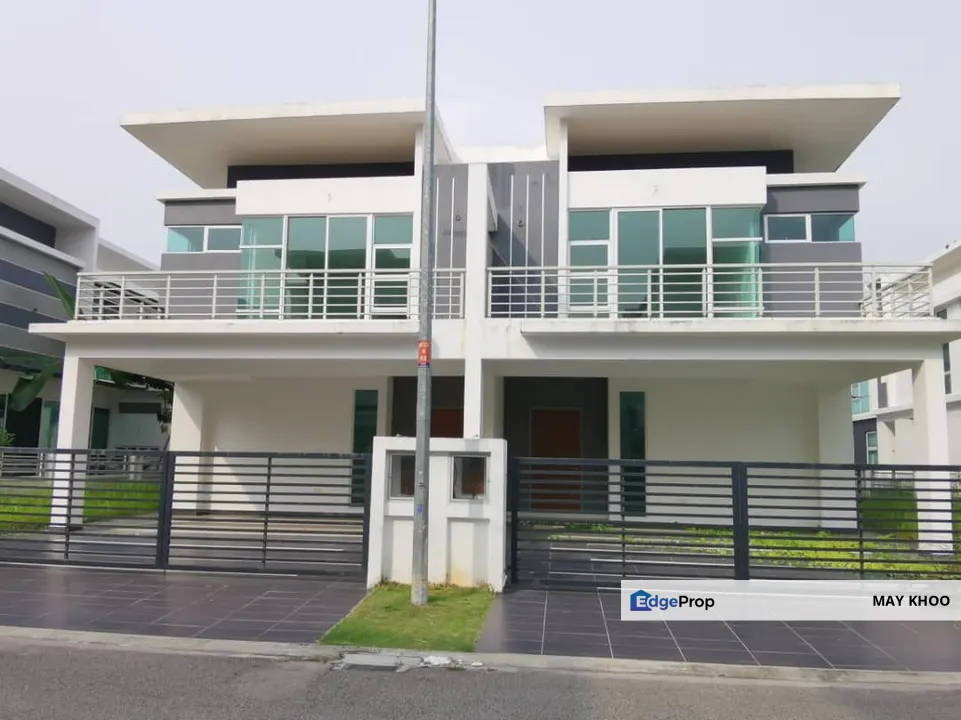 Double Storey Cluster House